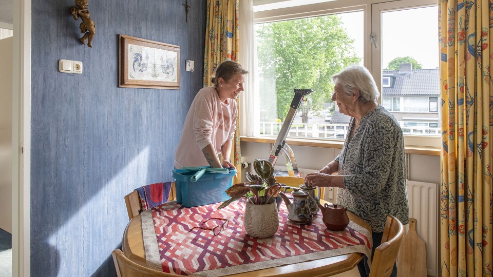Wijkverpleging: Wijkverpleegkundige en cliënt